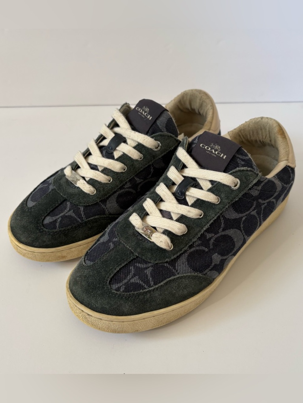 COACH Womens Signature C Print Low-Top Sneakers Navy White Canvas 8 Trendy Good